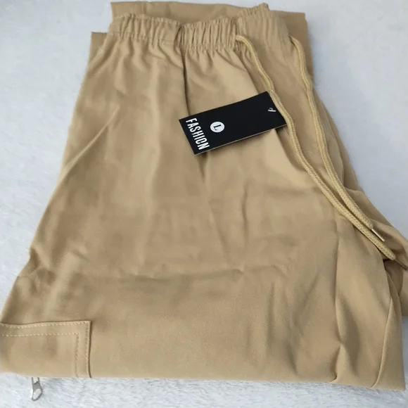 Mens beige cargo pants - Picture 8 of 8